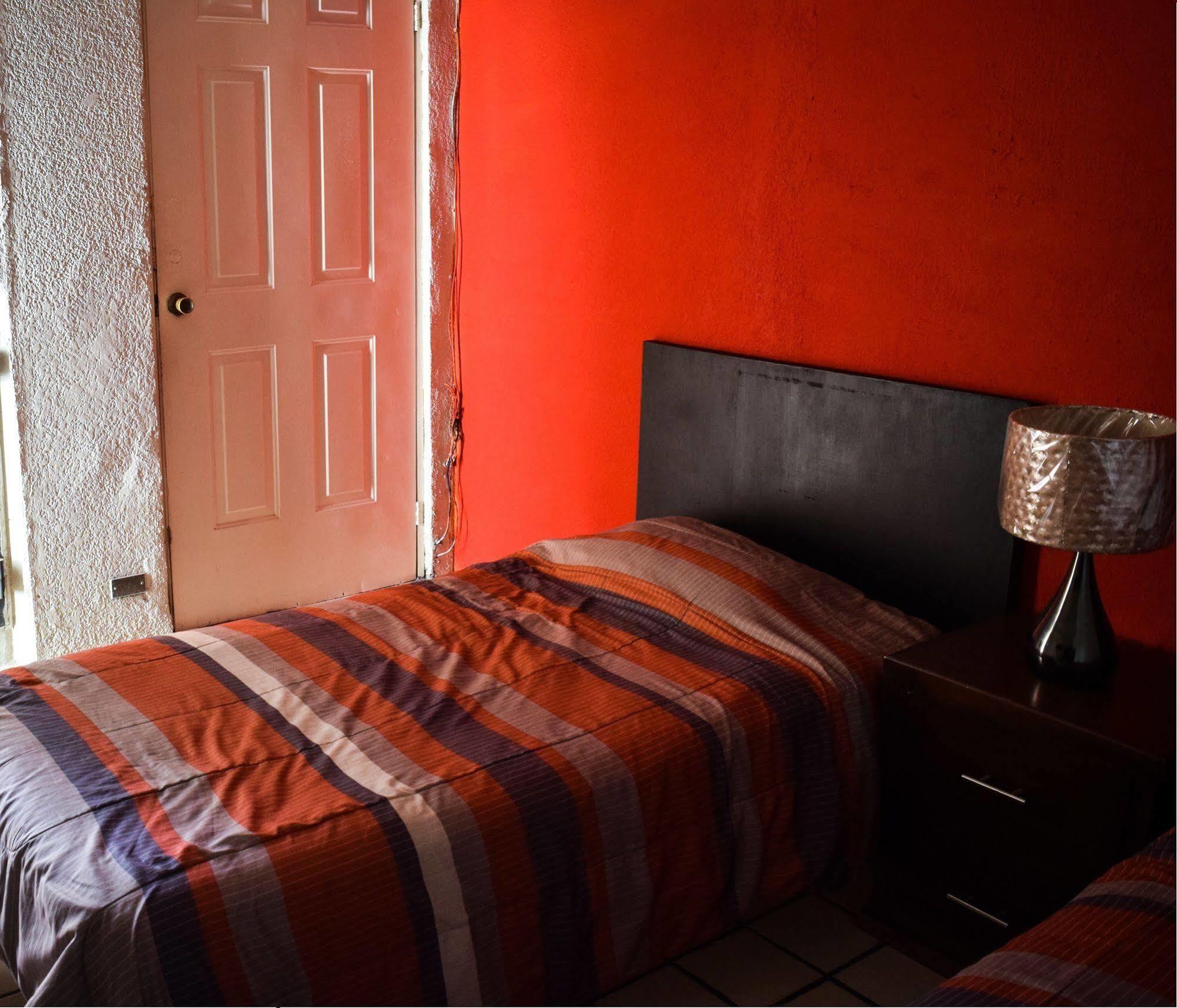 Econosuites Monterrey Exterior photo
